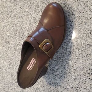 Munro American Brown Leather Clogs Women's Size 8.5N